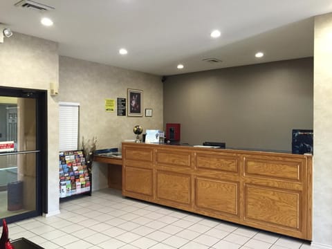 Super 8 By Wyndham Bastrop Tx Hotel in Bastrop