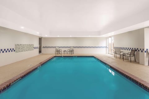 La Quinta Inn & Suites by Wyndham Hopkinsville Hotel in Hopkinsville