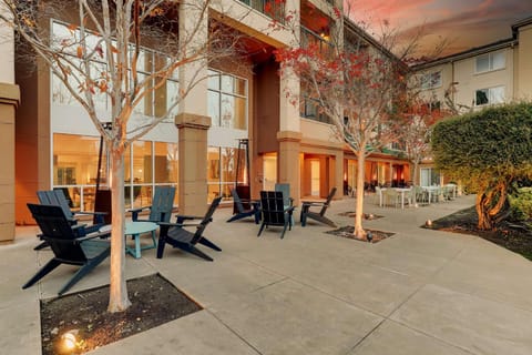 Sonesta Select San Francisco Airport Oyster Point Waterfront Hotel in South San Francisco