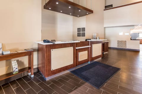 Comfort Inn Waukesha - Milwaukee West Hotel in Brookfield