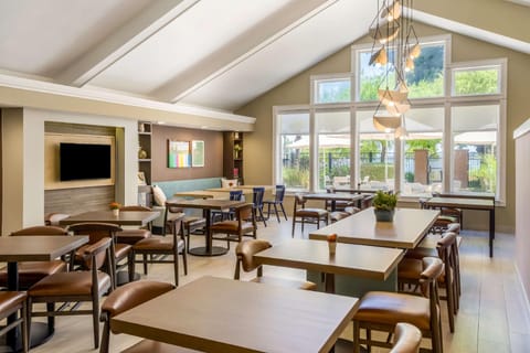 Sonesta ES Suites San Francisco Airport Oyster Point Waterfront Hotel in South San Francisco