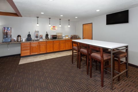 Super 8 By Wyndham Green Bay Near Stadium Hotel in Ashwaubenon