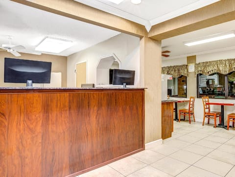 Days Inn by Wyndham Chesapeake Hotel in Portsmouth