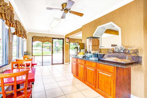 Days Inn by Wyndham Chesapeake Hotel in Portsmouth