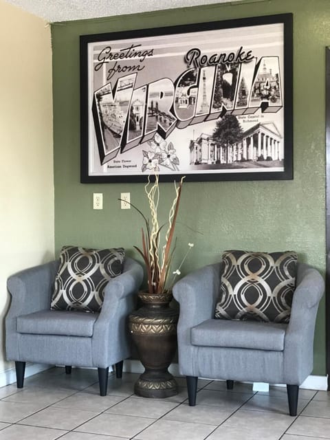 Super 8 By Wyndham Roanoke Va Hotel in Roanoke