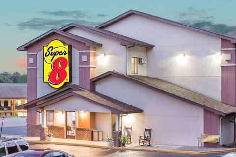 Super 8 By Wyndham Roanoke Va Hotel in Roanoke