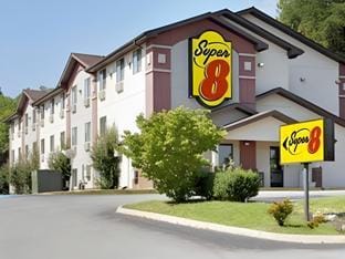 Super 8 By Wyndham Roanoke Va Hotel in Roanoke