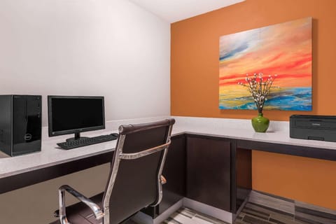 Days Inn & Suites by Wyndham Katy Hotel in Houston