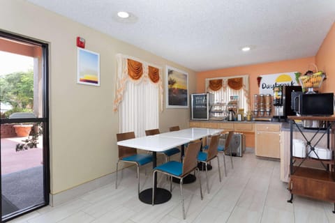 Days Inn by /Wyndham Chipley Hotel in Alabama