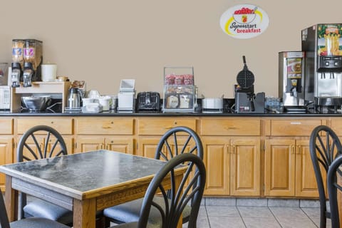 Super 8 By Wyndham Sioux City South Hotel in Sioux City