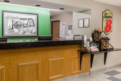 Super 8 By Wyndham Sioux City South Hotel in Sioux City