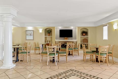 La Quinta by Wyndham St Petersburg-Clearwater Hotel in Pinellas Park