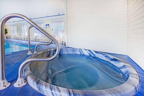 Days Inn by Wyndham Mackinaw City/Bridgeview Area Hotel in Mackinaw City