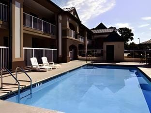 Super 8 by Wyndham Marianna I-10 Hotel in Alabama