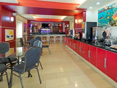 Days Inn & Suites by Wyndham Milwaukee Hotel in Milwaukee