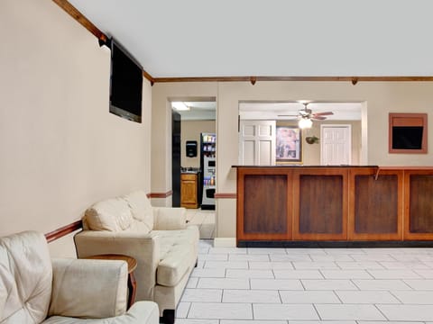 Super 8 By Wyndham West Memphis Hotel in Marion