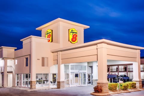 Super 8 By Wyndham Dalton Hotel in Dalton