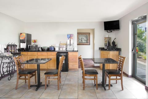 Super 8 By Wyndham Abingdon Va Hotel in Abingdon