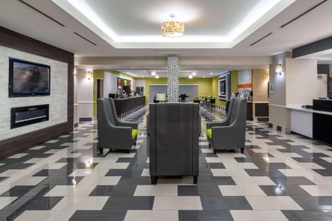 La Quinta Inn & Suites by Wyndham Prattville Hotel in Millbrook