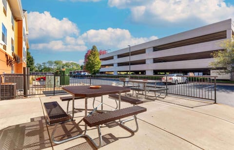Extended Stay America Suites - Madison - Junction Court Hotel in Madison