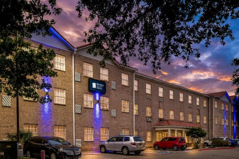 MainStay Suites Addison-Dallas Hotel in Addison