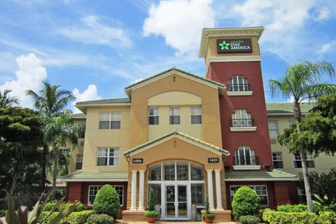 Extended Stay America Premier Suites - Fort Lauderdale - Cypress Creek - Park North Hotel in Pompano Beach