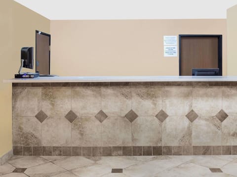 Super 8 By Wyndham Sheboygan Wi Hotel in Sheboygan