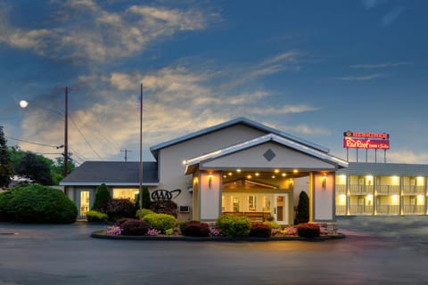 Red Roof Inn & Suites Herkimer Hotel in Herkimer