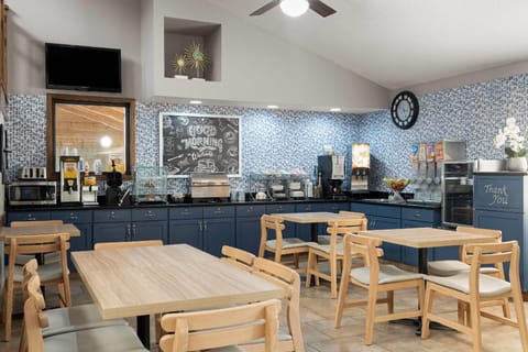 AmericInn by Wyndham Muscatine Hotel in Muscatine