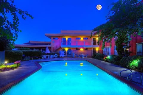 Days Inn & Suites by Wyndham Mountain View Hotel in Los Altos