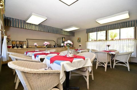 Days Inn & Suites by Wyndham Mountain View Hotel in Los Altos