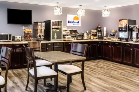 Days Inn by Wyndham Blakely Hotel in Alabama