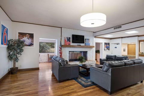 Motel 6 Colorado Springs, CO - Air Force Academy Hotel in Black Forest