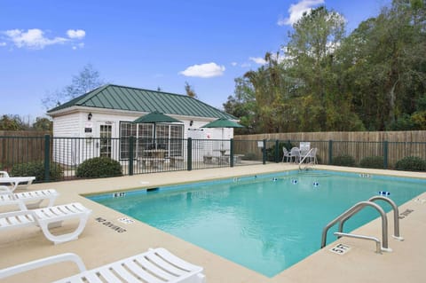 Baymont by Wyndham Thomasville Hotel in Thomasville