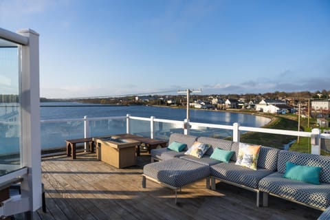 Newport Beach Hotel and  Suites Hotel in Newport