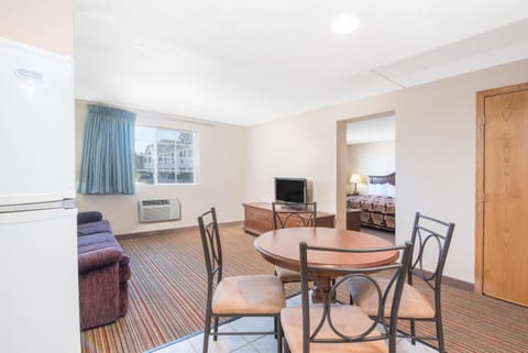 Knights Inn - Grand Forks, ND Motel in Grand Forks