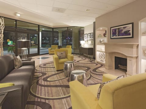 La Quinta Inn & Suites by Wyndham Buena Park Hotel in La Palma