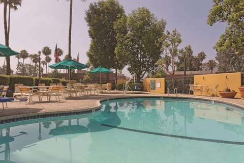 La Quinta Inn & Suites by Wyndham Buena Park Hotel in La Palma