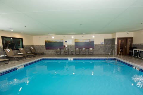 Fairfield by Marriott Inn & Suites Burlington Hotel in Burlington