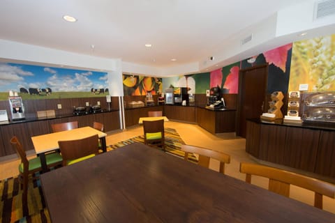 Fairfield by Marriott Inn & Suites Burlington Hotel in Burlington