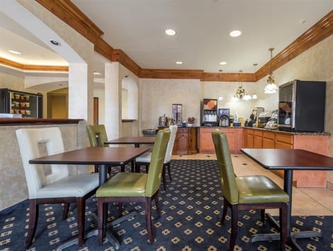 Days Inn & Suites by Wyndham Cleburne TX Hotel in Cleburne