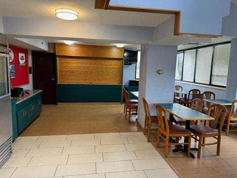 Super 8 By Wyndham Blytheville Hotel in Blytheville