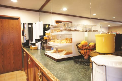 La Quinta Inn by Wyndham Indianapolis Airport Executive Dr Hotel in Indianapolis