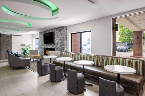 La Quinta Inn by Wyndham Indianapolis Airport Executive Dr Hotel in Indianapolis