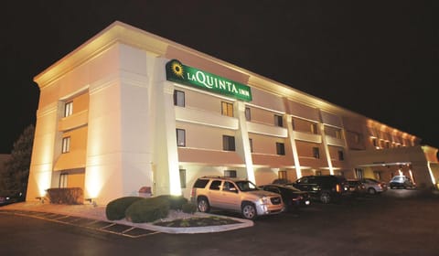 La Quinta Inn by Wyndham Indianapolis Airport Executive Dr Hotel in Indianapolis