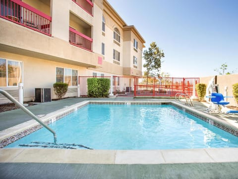 Hawthorn Suites by Wyndham Livermore Wine Country Hotel in Livermore