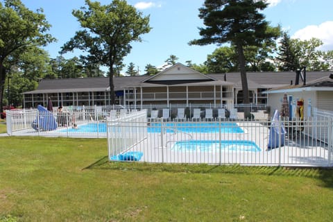 Travelodge by Wyndham Traverse City MI Hotel in Traverse City