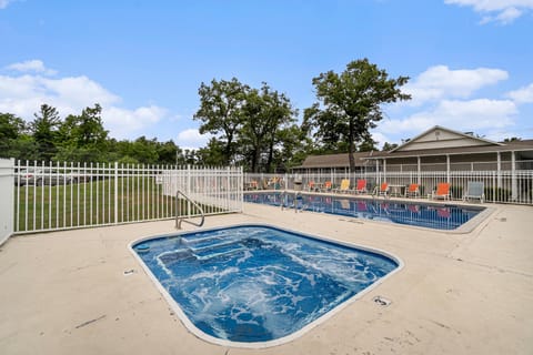 Travelodge by Wyndham Traverse City MI Hotel in Traverse City