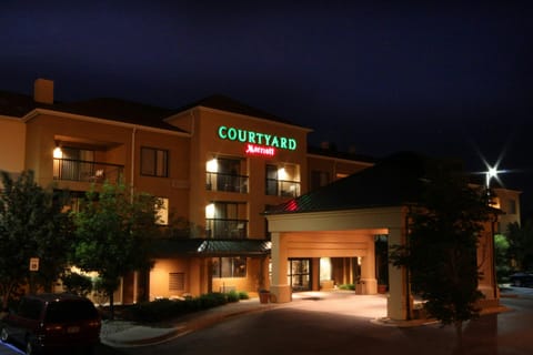 Courtyard by Marriott Flint Grand Blanc Hotel in Flint