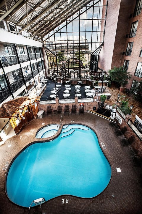 Clifton Victoria Inn at the Falls Hotel in Niagara Falls